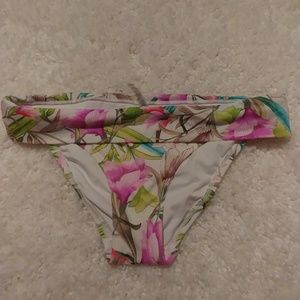 New Victoria Secret bikini bottom sz medium